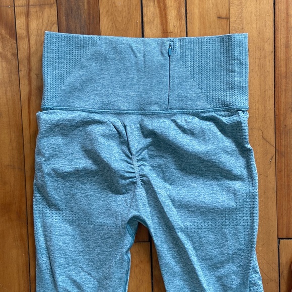 Gymshark leggings / bottoms, size L, aqua - Picture 2 of 2